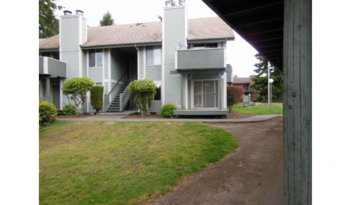 111 S 340th St Apt D, Federal Way, WA 98003