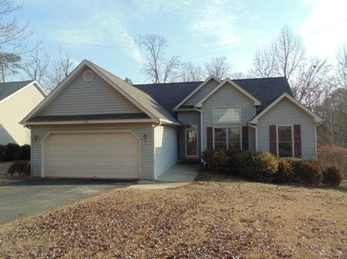 1010 Northlake Dr, Greenwood, SC 29649