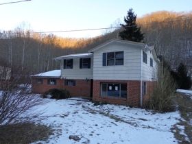 1700 N Wolf Creek, Pilgrim, KY 41250