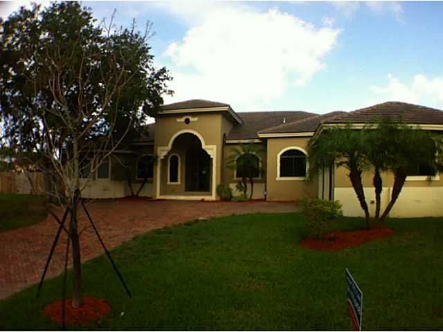 12745 SW 93 AV, Miami, FL 33176