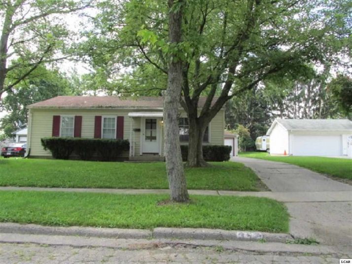 352 April Ln, Adrian, MI 49221