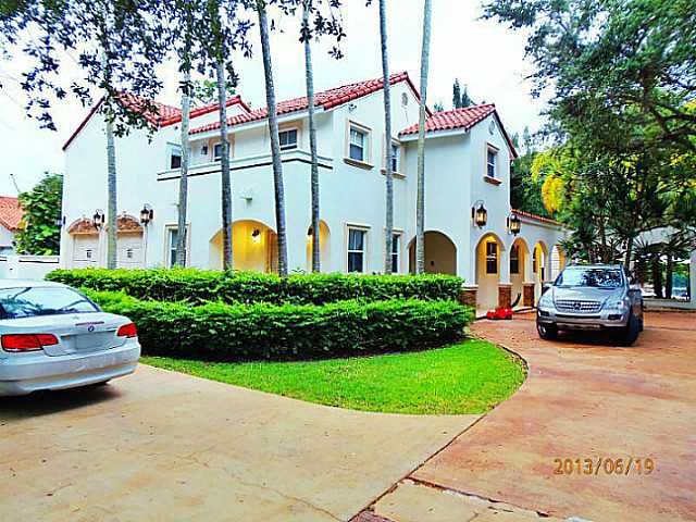 6755 SW 75 AV, Miami, FL 33143