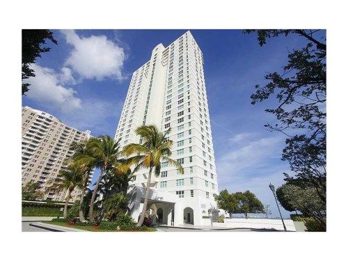 800 CLAUGHTON ISLAND DR # 1403, Miami, FL 33131