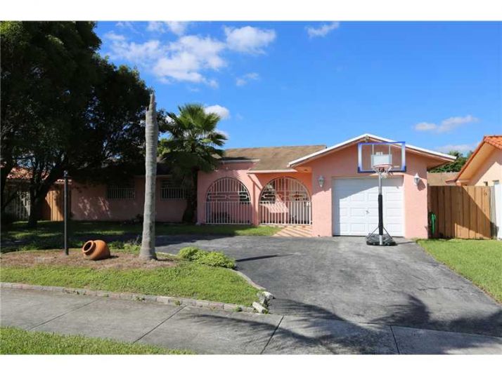 220 NW 132 CT, Miami, FL 33182