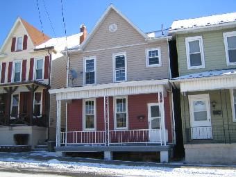 712 7th St, Huntingdon, PA 16652