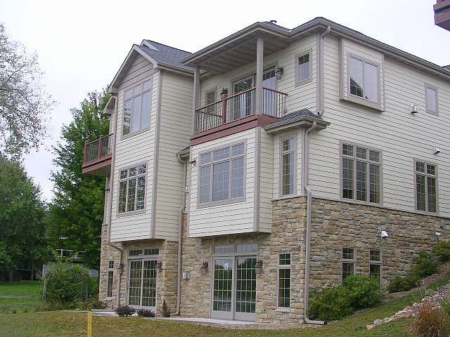 E Hiawatha Dr # C, Lake Delton, WI 53940