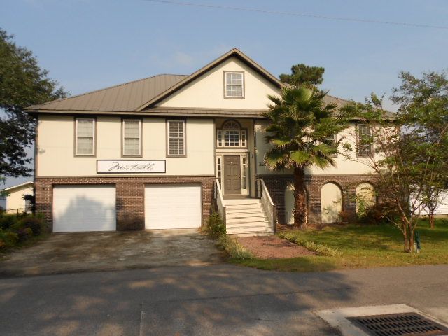 194 WaterFront Dr, Moncks Corner, SC 29461