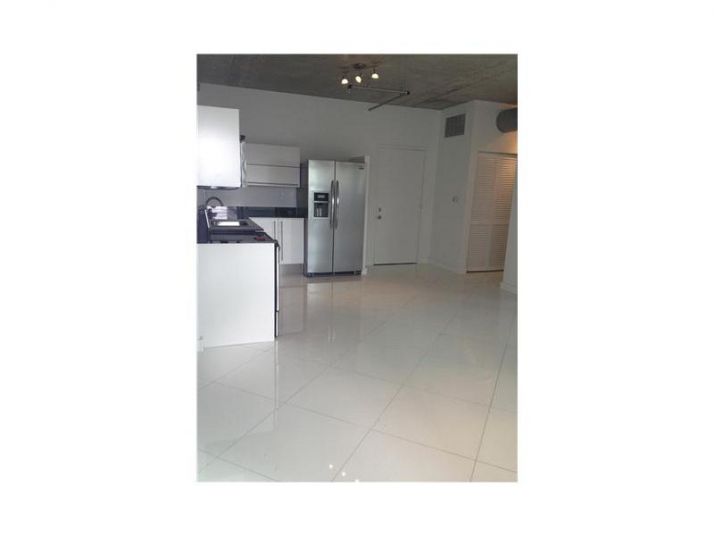 690 SW 1 CT # 1430, Miami, FL 33130