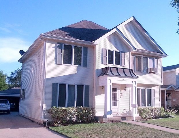 Pine, Bensenville, IL 60106