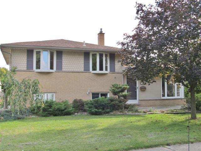 31843 Lynne Drive, Rockwood, MI 48173