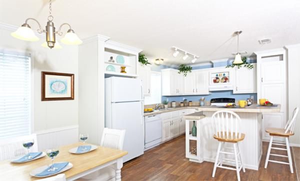 44 Oakwood Lane, Thonotosassa, FL 33592