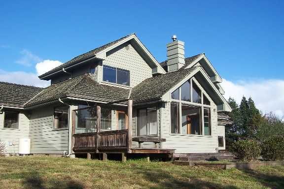 340 Fox Hill Ln, Fortuna, CA 95540