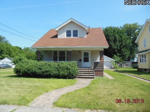 832 W 23rd St, Lorain, OH 44052