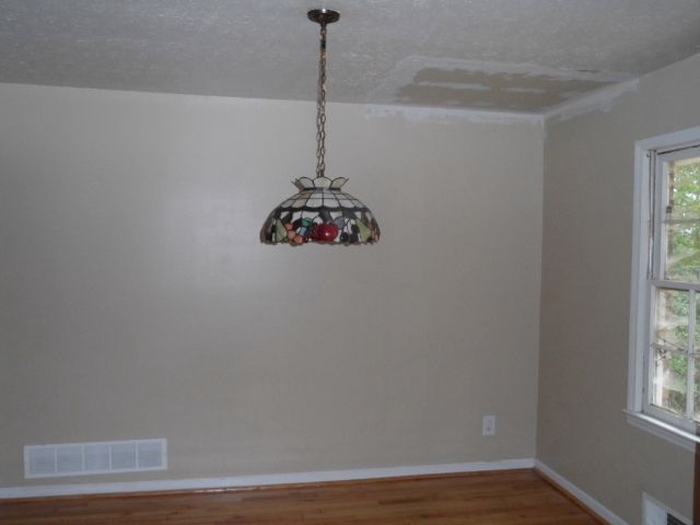 105 N Greenwood Dr, Carrollton, GA 30117