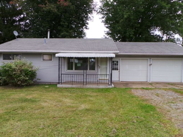 240 Menegay Rd, Louisville, OH 44641