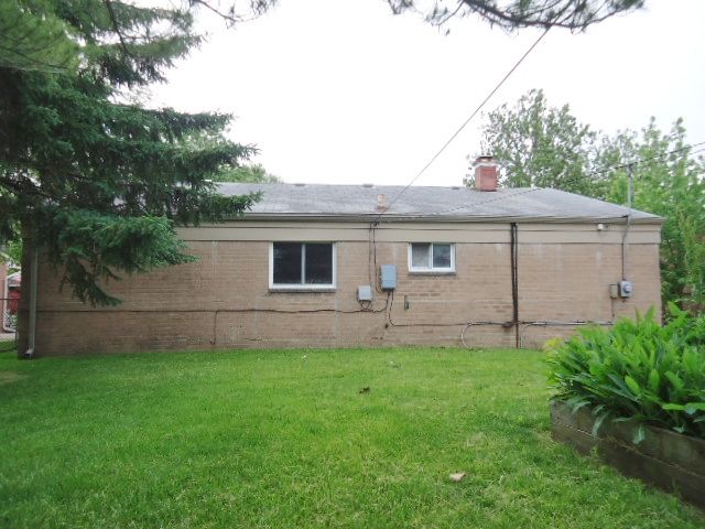 8345 Hillcrest Blvd, Westland, MI 48185