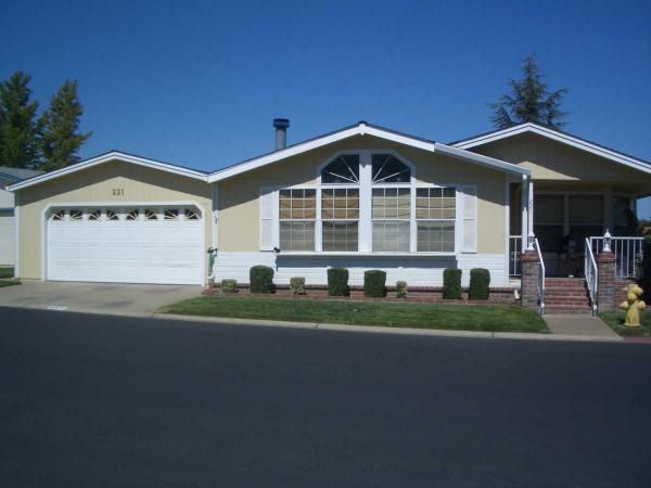 221 Lafayette Dr, Roseville, CA 95678