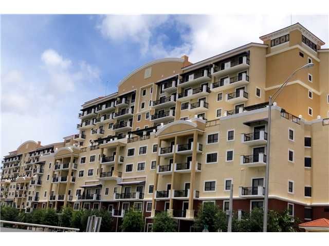 8390 SW 72 AV # 910, Miami, FL 33143