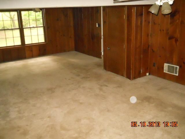 240 Creekwood Dr, Advance, NC 27006