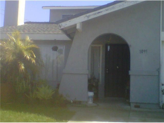 1095 Naomi Dr, Vista, CA 92083