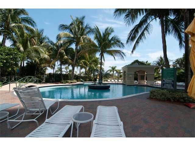 19501 W COUNTRY CLUB DR # 2110, Miami, FL 33180