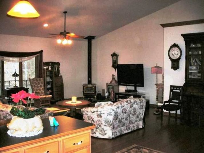 3282 Riverview Drive Dr, Norfork, AR 72658