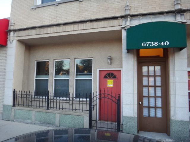 6738 16th St, Berwyn, IL 60402