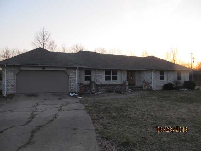 341 Leisure Ln, Greenwood, IN 46142