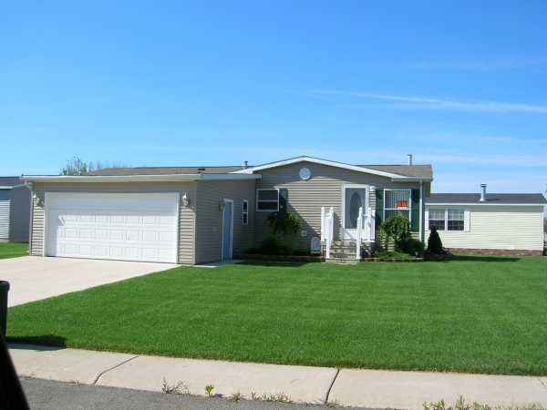 29297 Meadow Lane, Rockwood, MI 48173