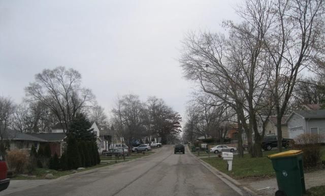 222 Beachview Dr, Round Lake, IL 60073