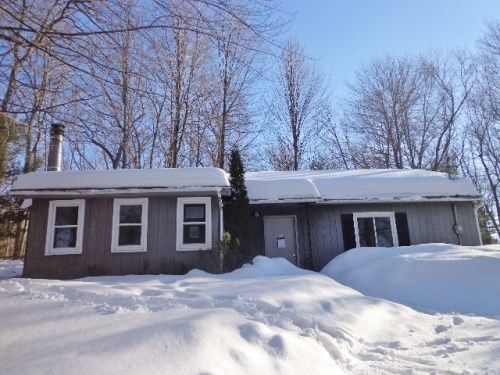 1724 Hess Lake Dr, Grant, MI 49327
