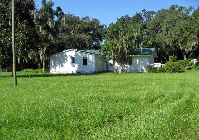 101 Crescent Lake Dr, Crescent City, FL 32112