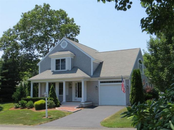 195 Cotuit Rd, Marstons Mills, MA 02648