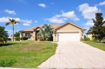 47 Bunker Ln, Rotonda West, FL 33947