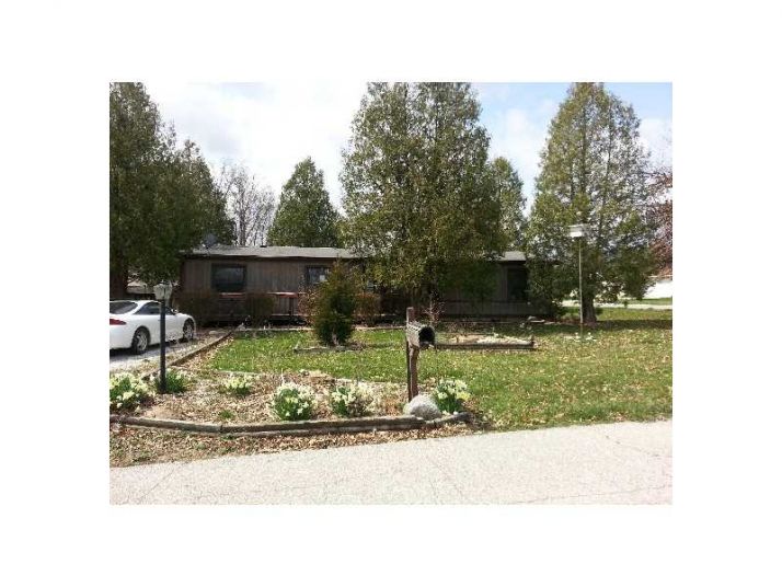 579 Love Ct, Cloverdale, IN 46120