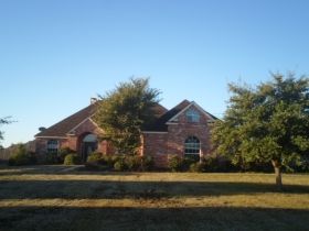 1292 E Remington Park Dr, Terrell, TX 75160