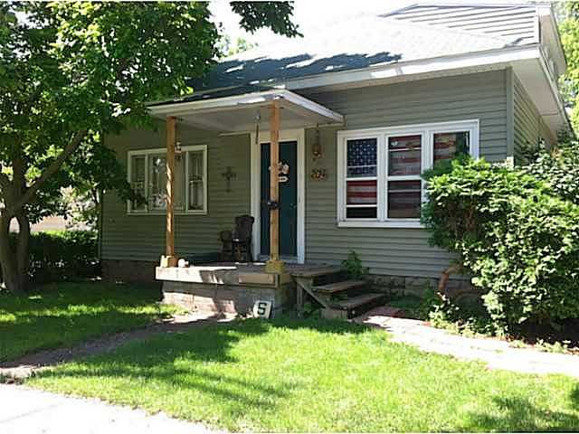 Lincoln, Saint Johns, MI 48879