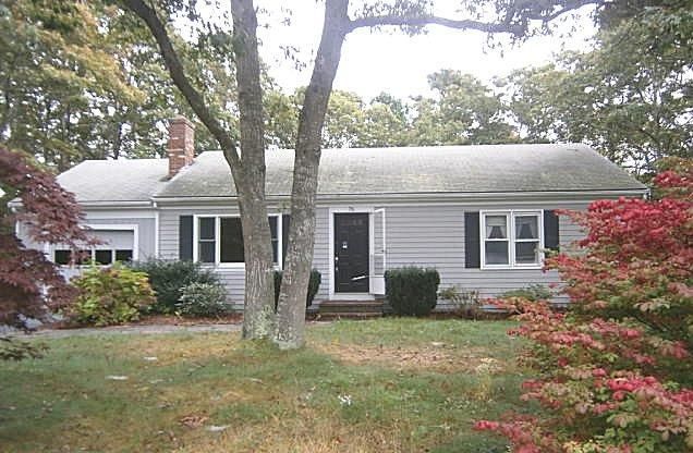 76 Hopewell Ln, Cotuit, MA 02635