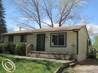 5437 Spokane St, Commerce Township, MI 48382