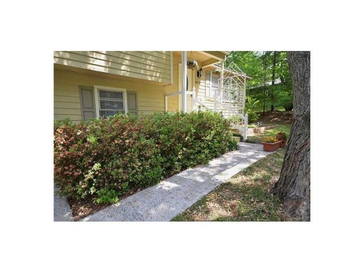 2570 Woodland Drive, Kennesaw, GA 30152