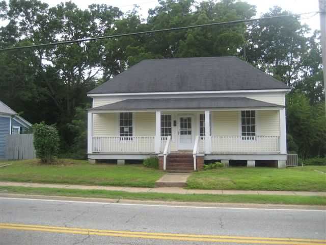 330 Atlanta St, Barnesville, GA 30204