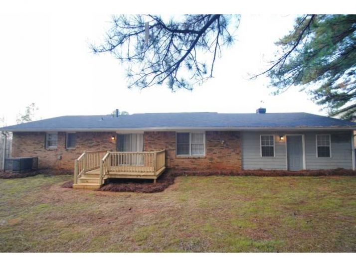 2776 Jaguar Drive, Ellenwood, GA 30294