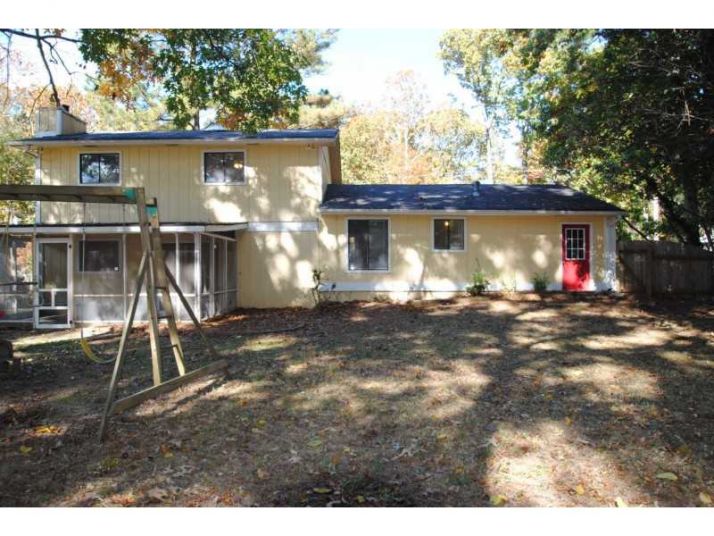 8883 Raven Drive, Jonesboro, GA 30238