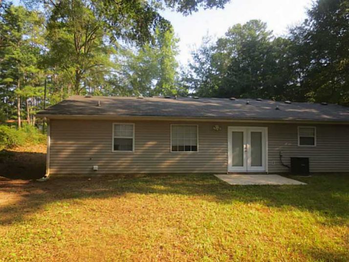103 N Circle Drive, Ellenwood, GA 30294