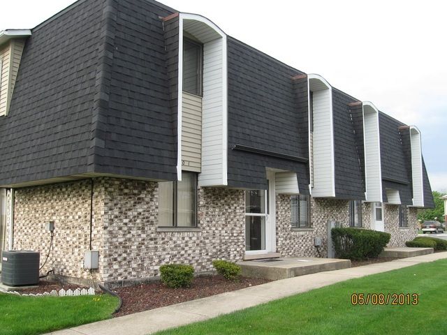 8420 162nd Pl Apt 1, Tinley Park, IL 60487
