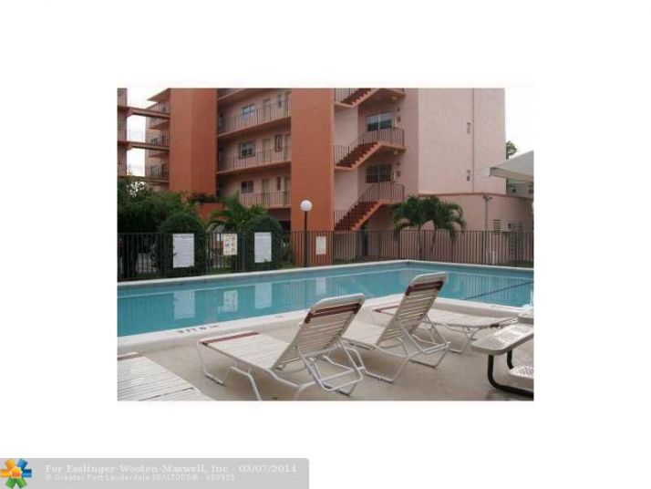 1950 54 ST # 409, Hialeah, FL 33012