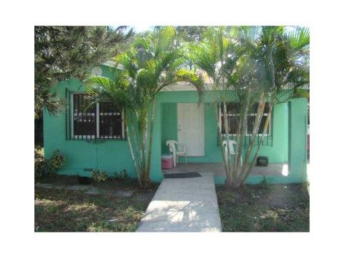 2046 NW 93 TE, Miami, FL 33147