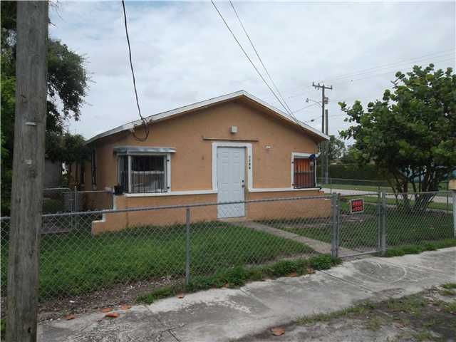 7706 NW 15 AV, Miami, FL 33147