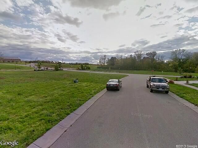 River Trail Dr, Middletown, OH 45042