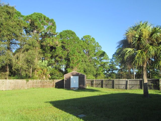 803 Jackson Ave., Lehigh Acres, FL 33972